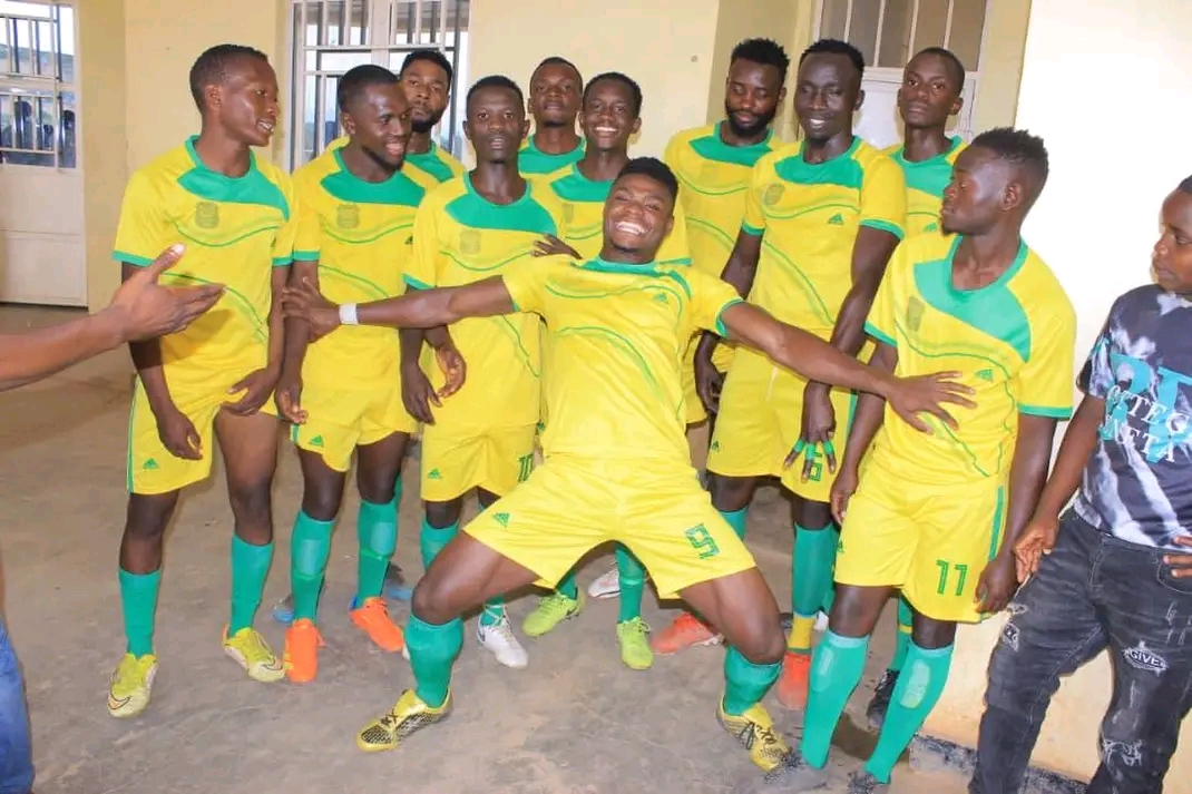 Victor Milamulo Lukumbu is enjoying with CS Vijana teammates